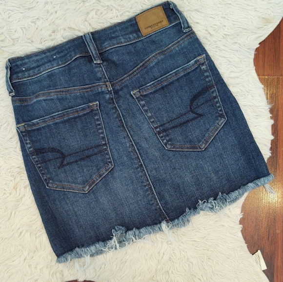 American Eagle High Rise Mini Jean Skirt with Zipper Accents Medium Wash - Picture 2 of 2